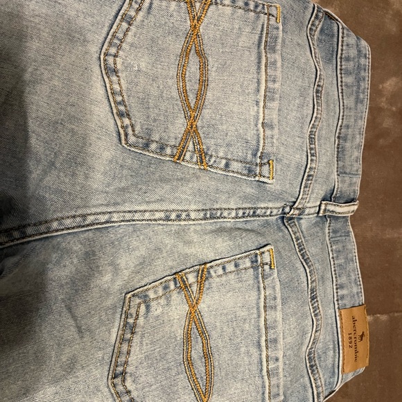 Abercrombie High-rise Girls Mom Jeans - Picture 4 of 4